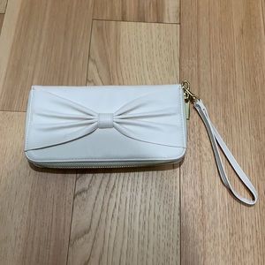 COPY - Wristlet/wallet with bow. Target. Gold zipper